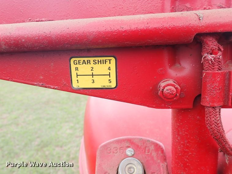 image for item DJ5738 Farmall H  tractor