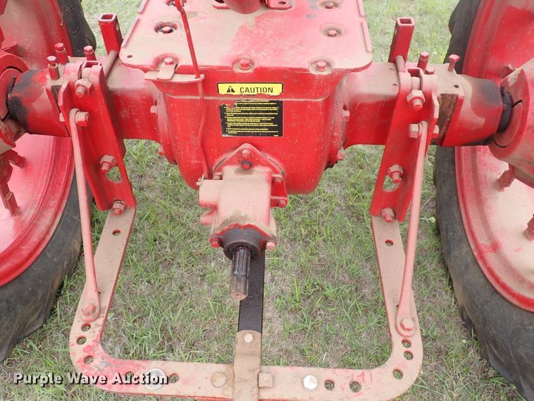 image for item DJ5738 Farmall H  tractor