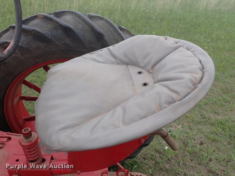 image for item DJ5738 Farmall H  tractor