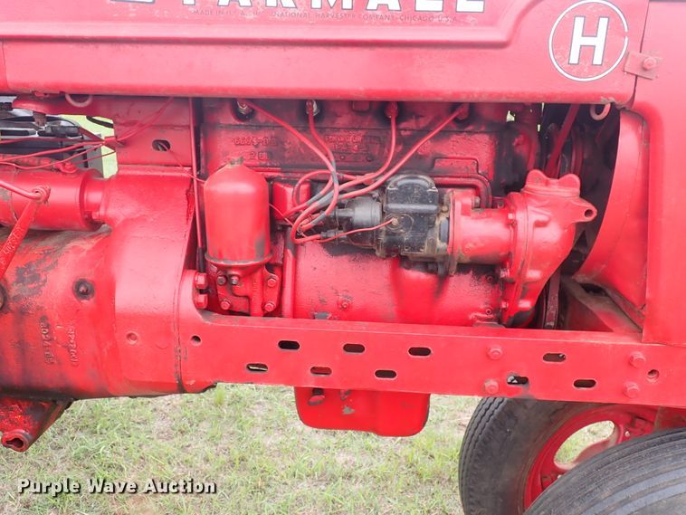 image for item DJ5738 Farmall H  tractor