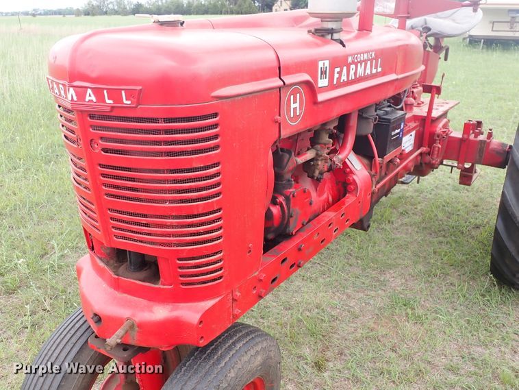 image for item DJ5738 Farmall H  tractor