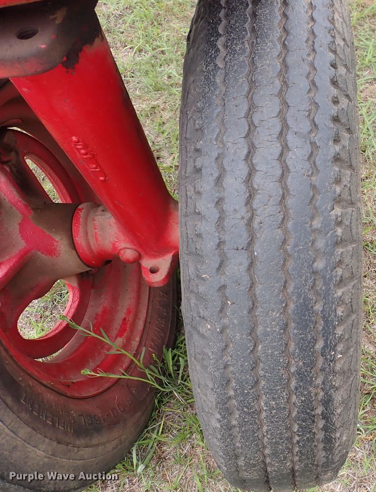 image for item DJ5738 Farmall H  tractor