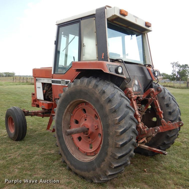 image for item DL3103 1977 International 1086  tractor