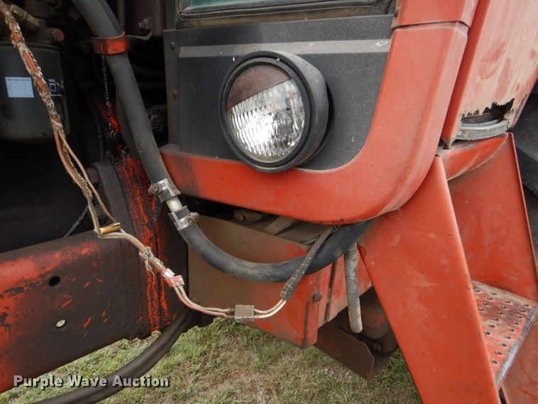 image for item DL3103 1977 International 1086  tractor