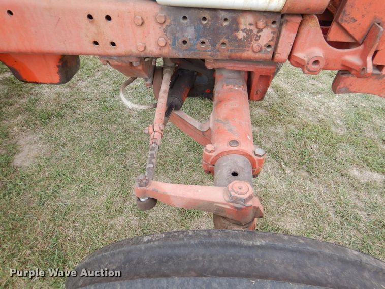 image for item DL3103 1977 International 1086  tractor