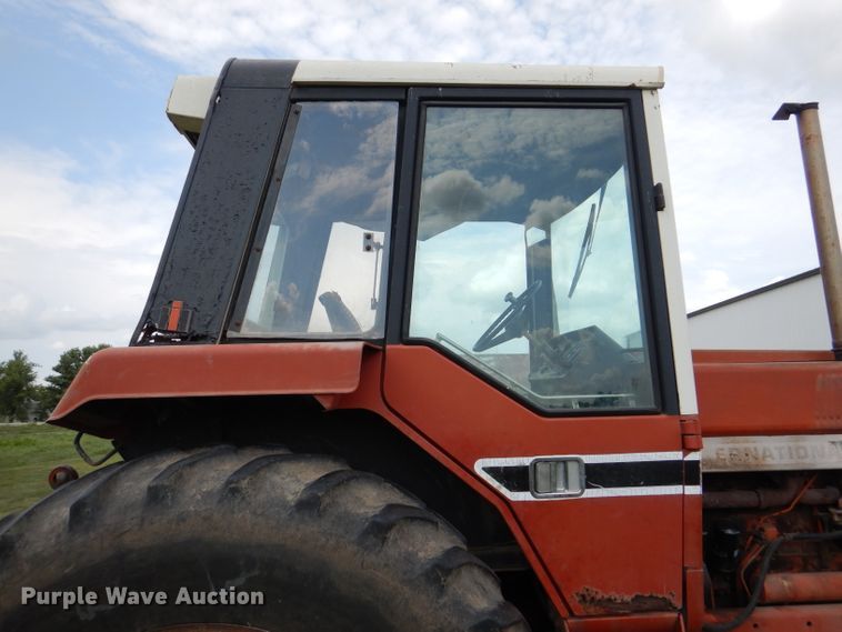 image for item DL3103 1977 International 1086  tractor