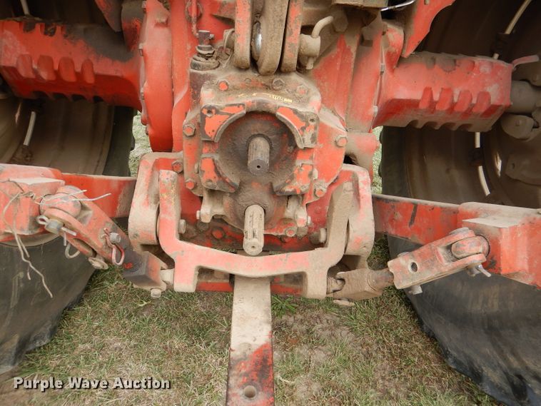 image for item DL3103 1977 International 1086  tractor