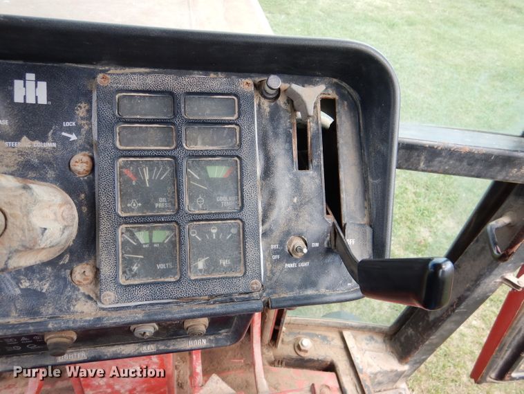 image for item DL3103 1977 International 1086  tractor