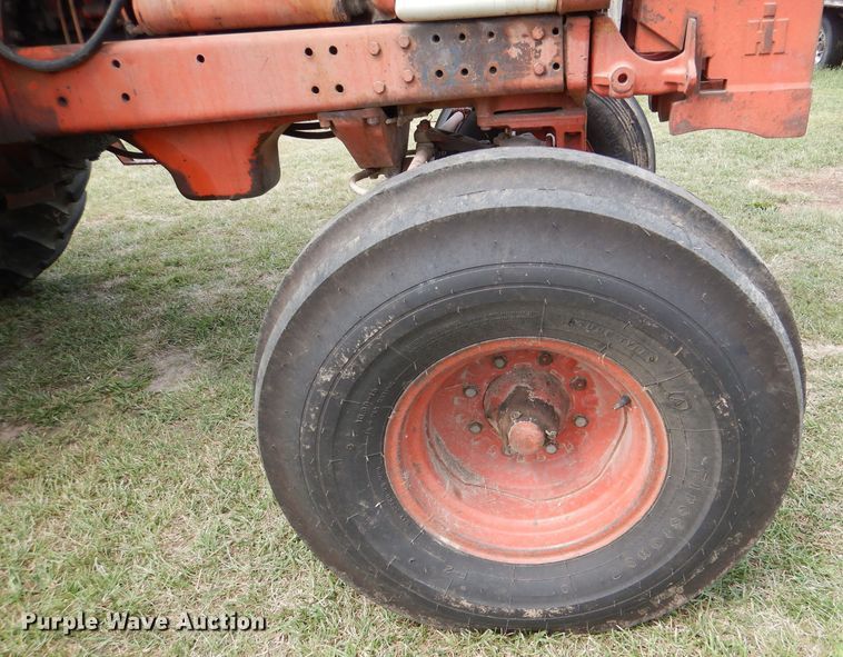 image for item DL3103 1977 International 1086  tractor