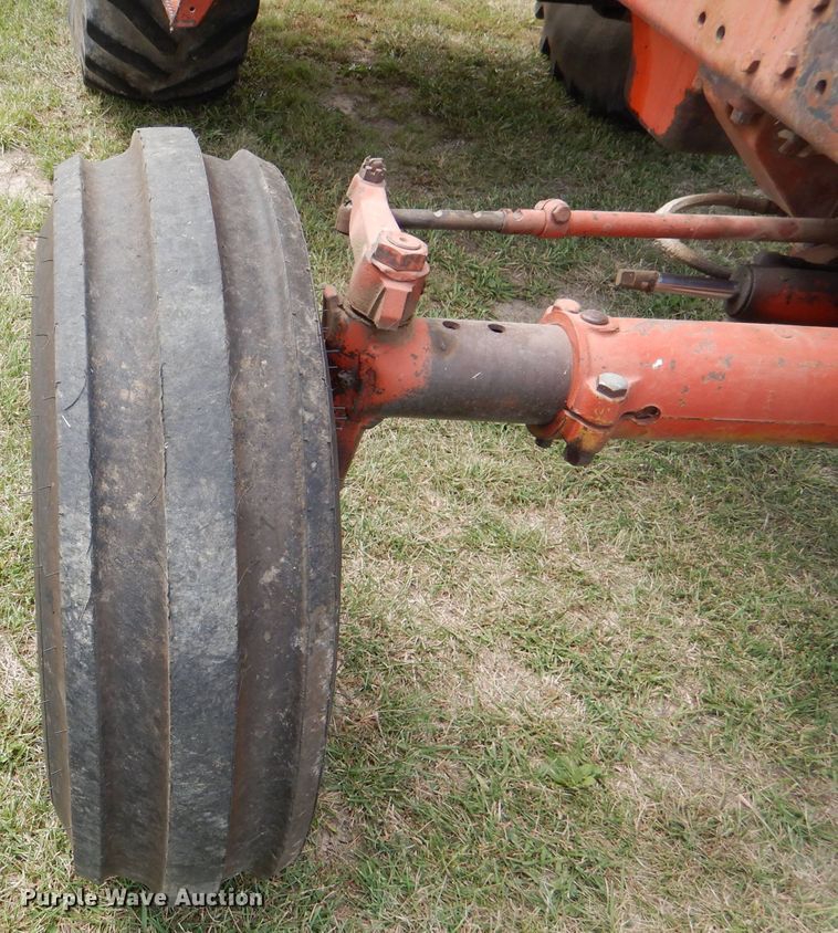 image for item DL3103 1977 International 1086  tractor