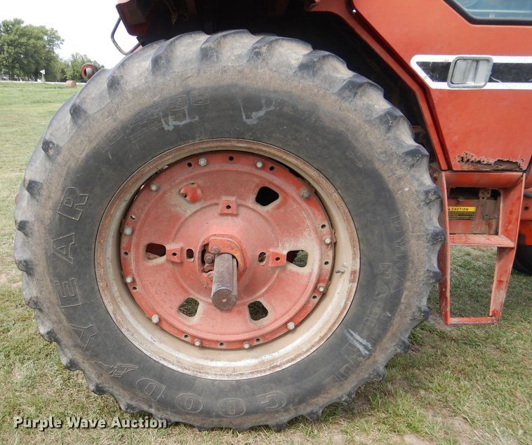 image for item DL3103 1977 International 1086  tractor