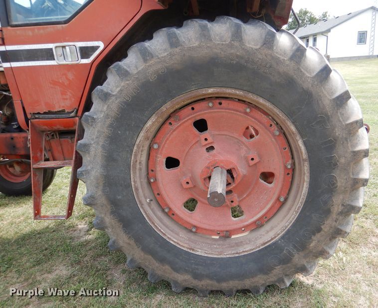 image for item DL3103 1977 International 1086  tractor