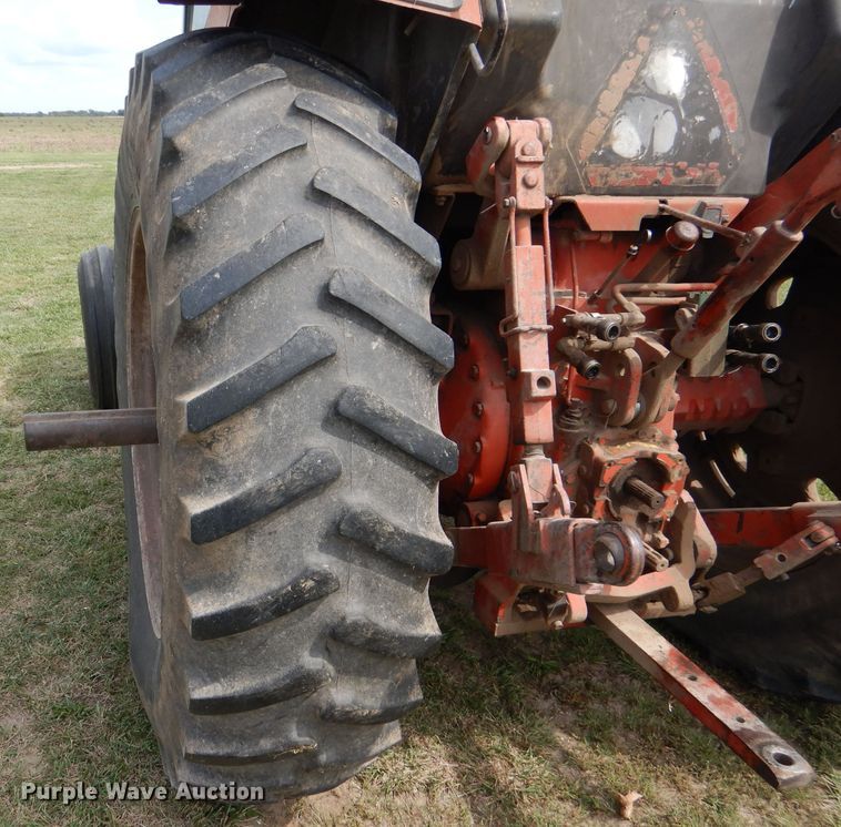 image for item DL3103 1977 International 1086  tractor