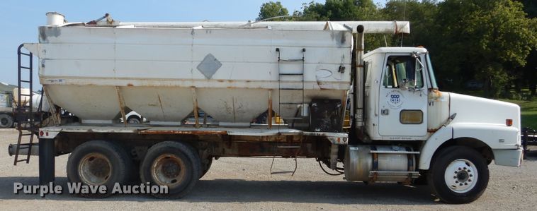 image for item DL6304 1995 White GMC WG  feed delivery truck