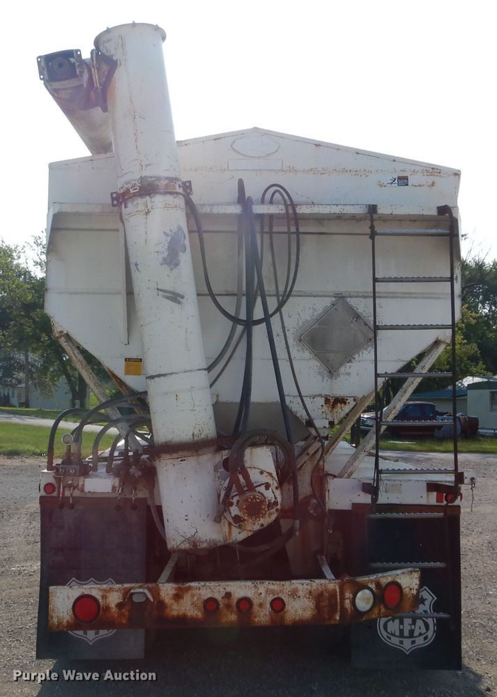 image for item DL6304 1995 White GMC WG  feed delivery truck