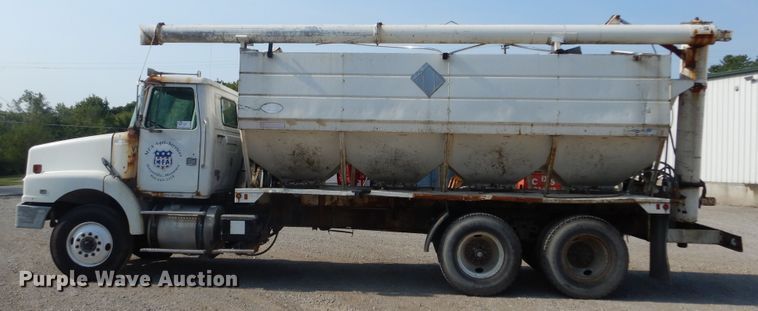 image for item DL6304 1995 White GMC WG  feed delivery truck
