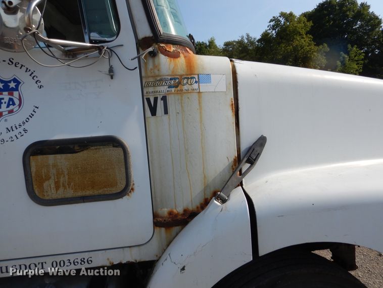 image for item DL6304 1995 White GMC WG  feed delivery truck