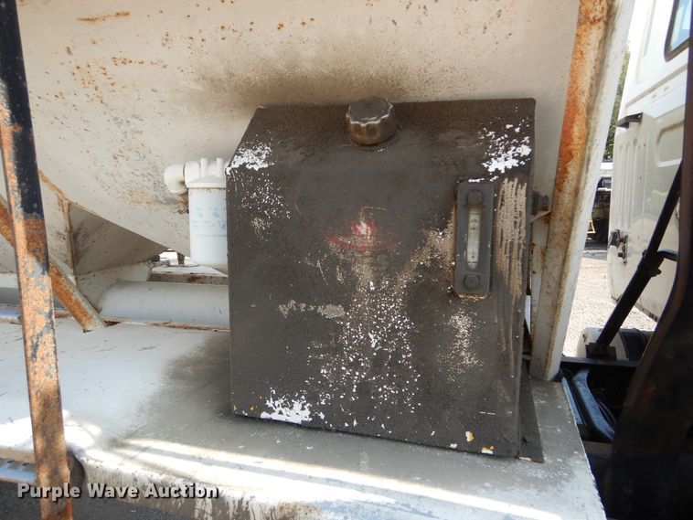 image for item DL6304 1995 White GMC WG  feed delivery truck