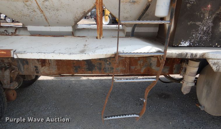 image for item DL6304 1995 White GMC WG  feed delivery truck