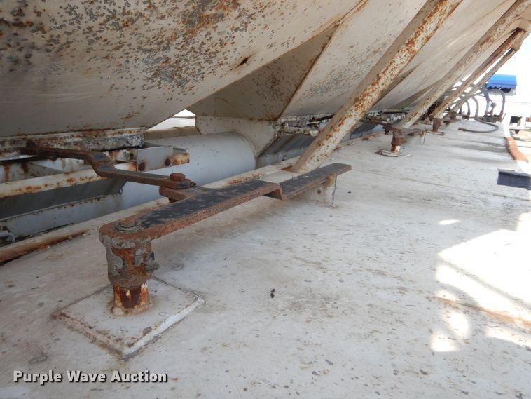 image for item DL6304 1995 White GMC WG  feed delivery truck