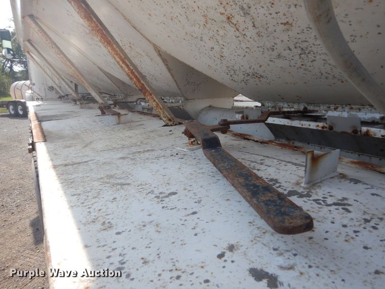 image for item DL6304 1995 White GMC WG  feed delivery truck