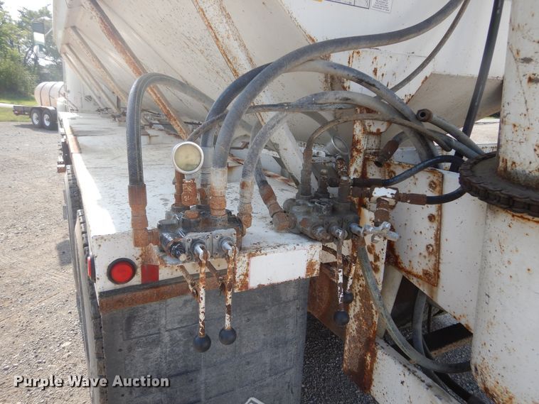 image for item DL6304 1995 White GMC WG  feed delivery truck