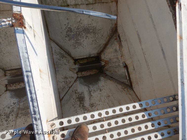 image for item DL6304 1995 White GMC WG  feed delivery truck