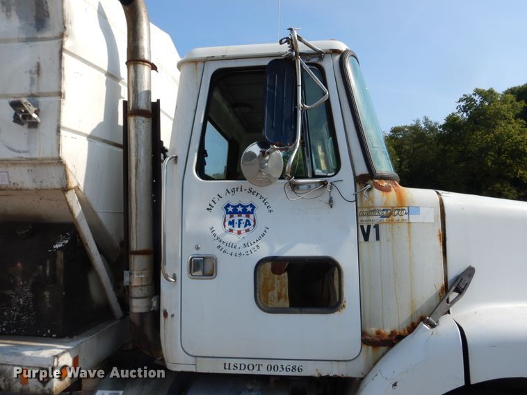 image for item DL6304 1995 White GMC WG  feed delivery truck