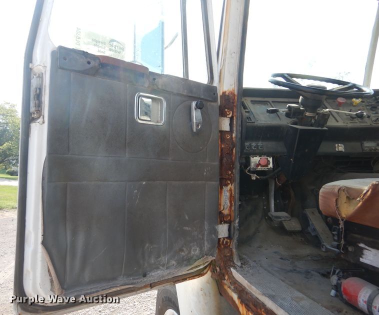 image for item DL6304 1995 White GMC WG  feed delivery truck