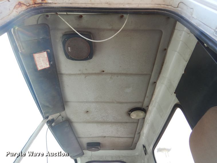 image for item DL6304 1995 White GMC WG  feed delivery truck