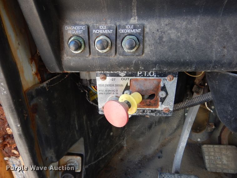 image for item DL6304 1995 White GMC WG  feed delivery truck