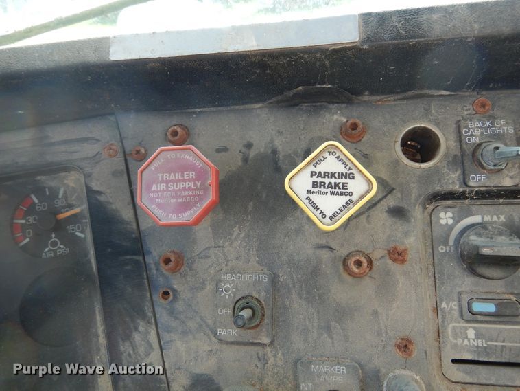 image for item DL6304 1995 White GMC WG  feed delivery truck