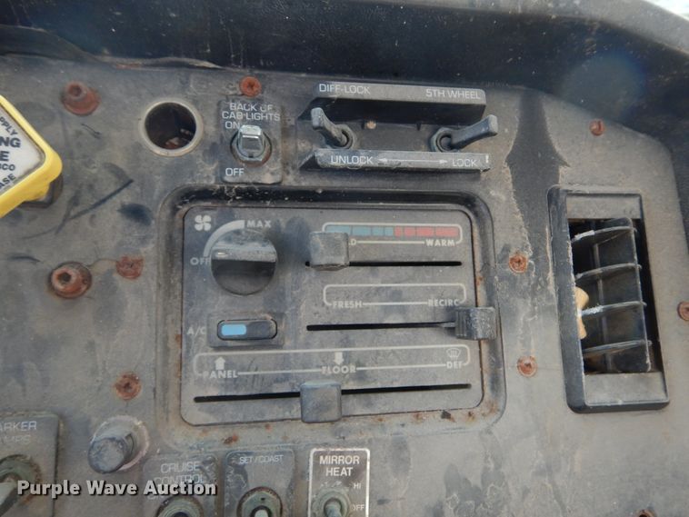 image for item DL6304 1995 White GMC WG  feed delivery truck