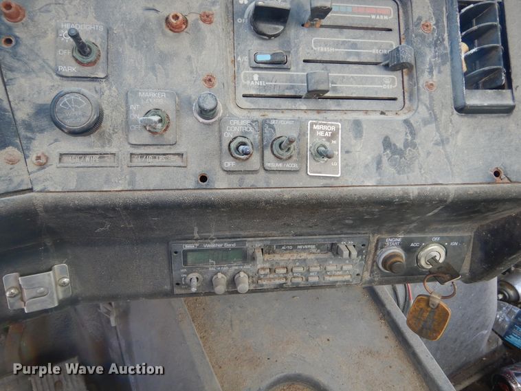 image for item DL6304 1995 White GMC WG  feed delivery truck