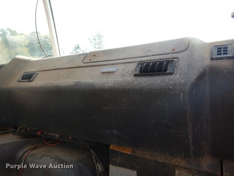 image for item DL6304 1995 White GMC WG  feed delivery truck