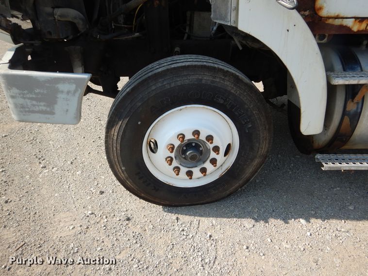 image for item DL6304 1995 White GMC WG  feed delivery truck