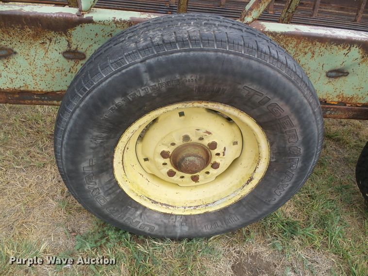 image for item GP9479 Phoenix Mfg.  bale feeder