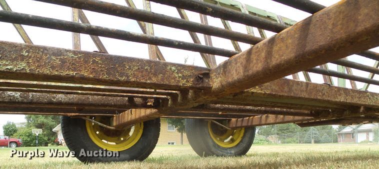 image for item GP9479 Phoenix Mfg.  bale feeder