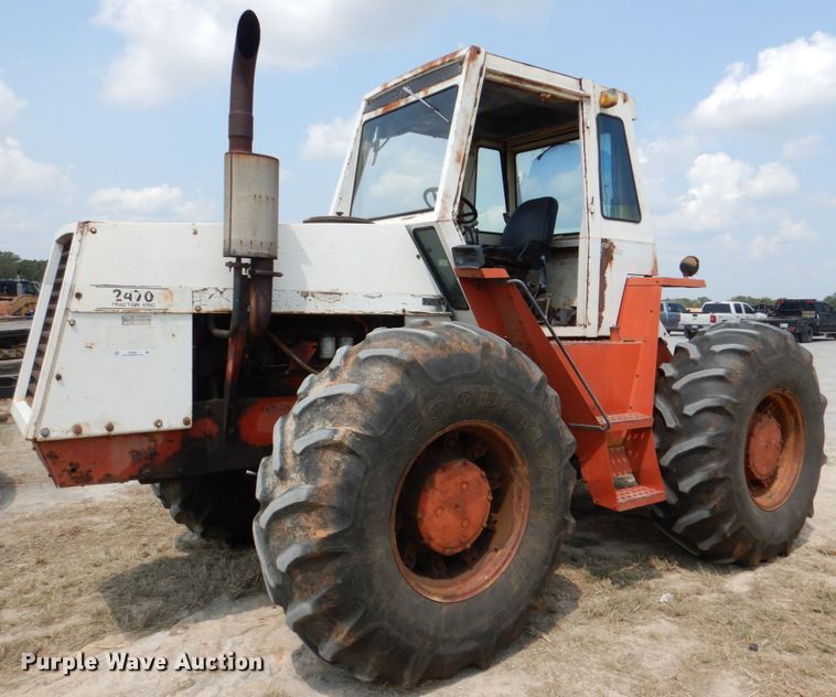 image for item IR9080 Case 2470  Traction King 4WD tractor