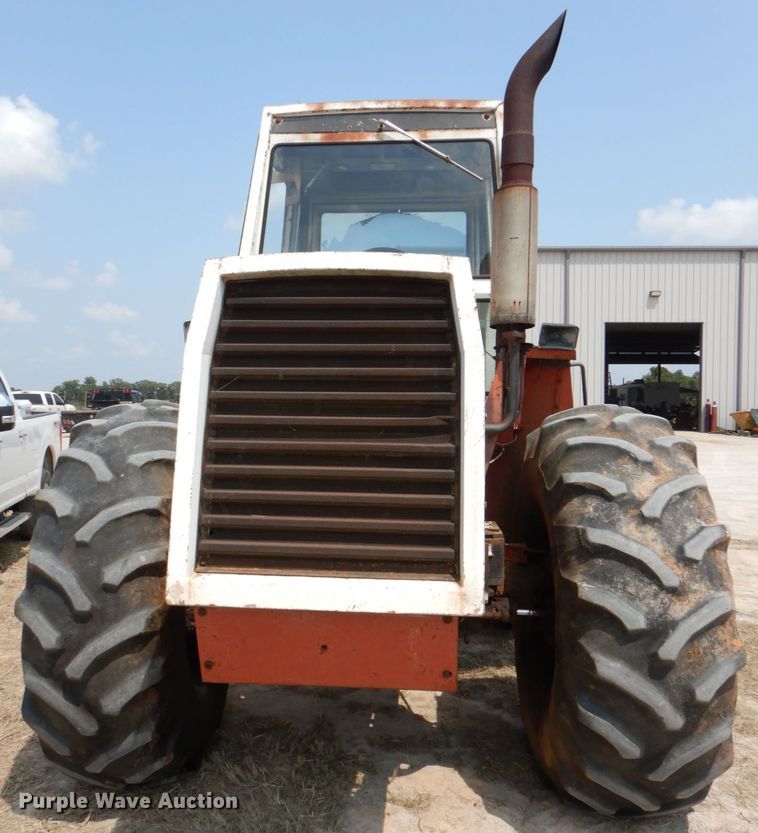 image for item IR9080 Case 2470  Traction King 4WD tractor