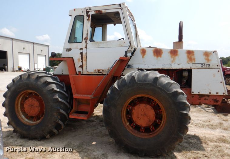 image for item IR9080 Case 2470  Traction King 4WD tractor
