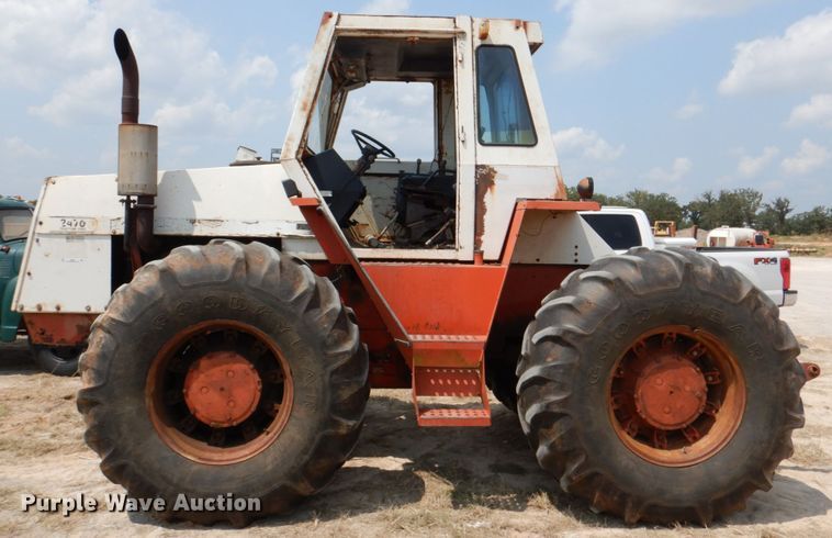 image for item IR9080 Case 2470  Traction King 4WD tractor