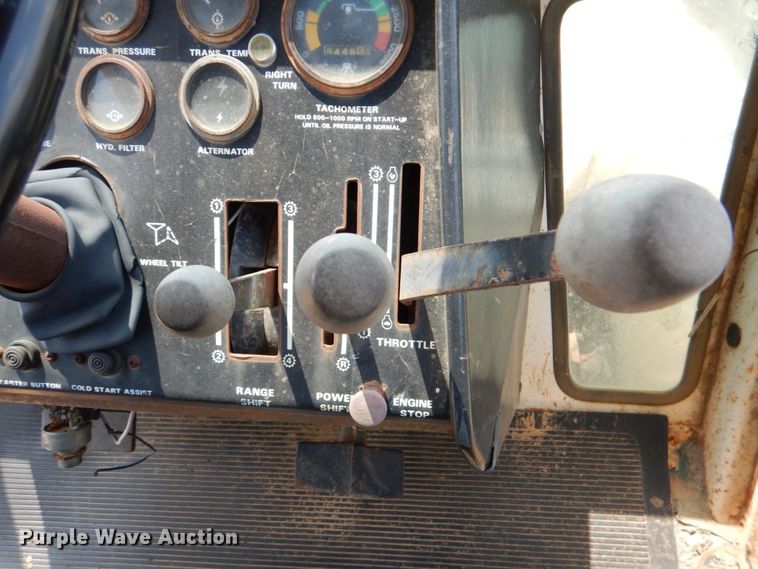 image for item IR9080 Case 2470  Traction King 4WD tractor