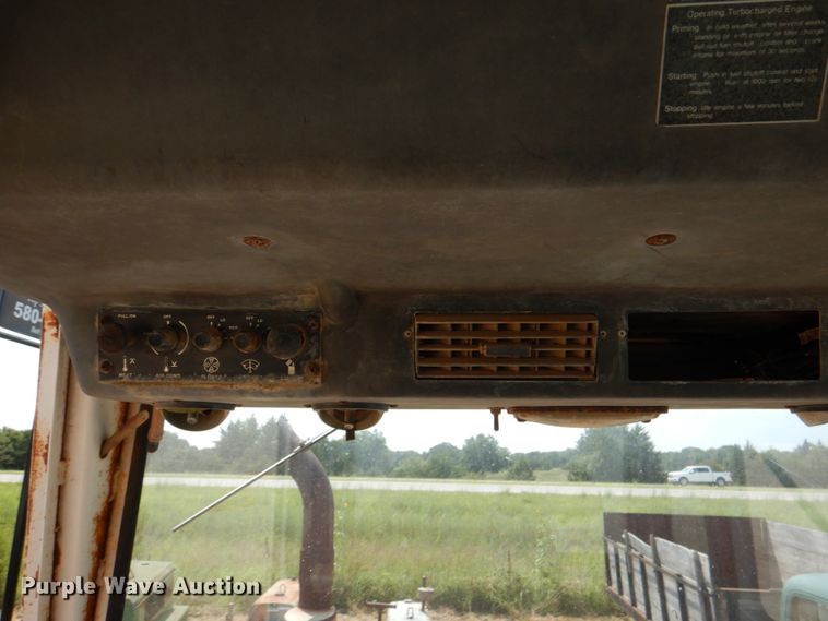 image for item IR9080 Case 2470  Traction King 4WD tractor