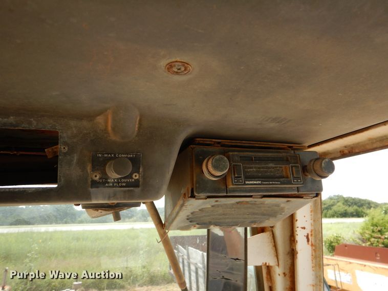 image for item IR9080 Case 2470  Traction King 4WD tractor