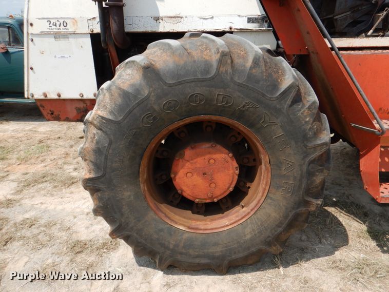 image for item IR9080 Case 2470  Traction King 4WD tractor