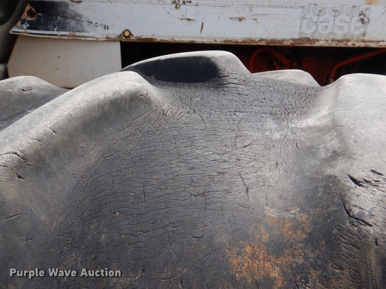 image for item IR9080 Case 2470  Traction King 4WD tractor