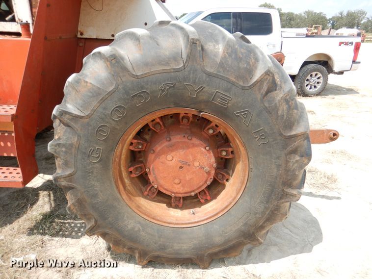 image for item IR9080 Case 2470  Traction King 4WD tractor