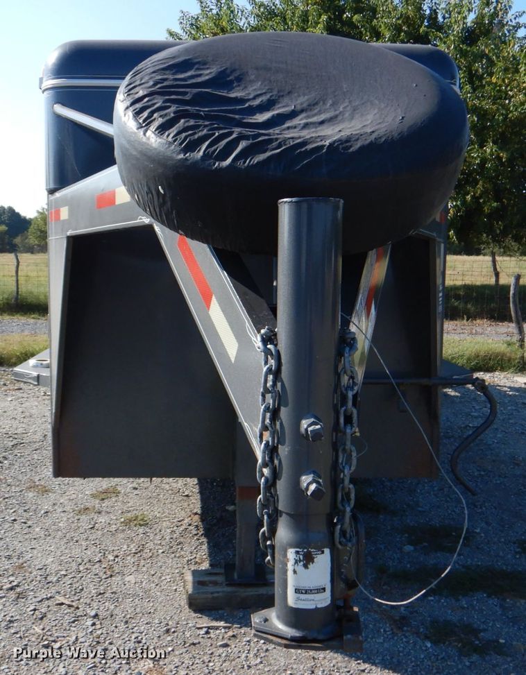 image for item IR9144 2010 WW  livestock trailer