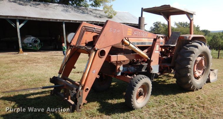 image for item IR9147 Case 1210  tractor